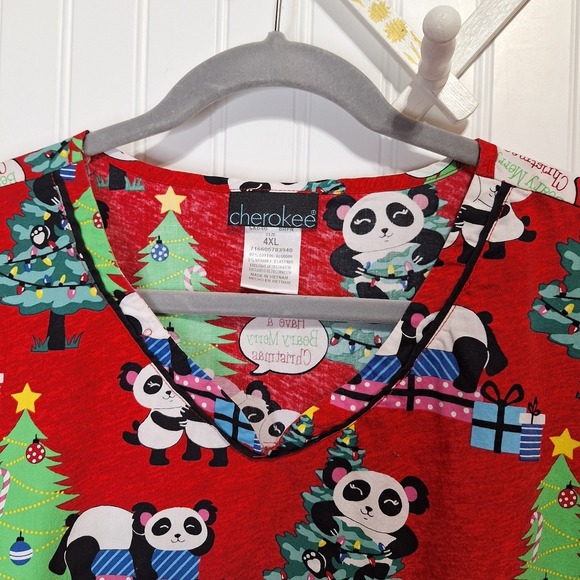 Cherokee Tooniforms Womens Scrub Tops 4XL Christmas Theme Nurse Medical Lot of 2 - Picture 5 of 16